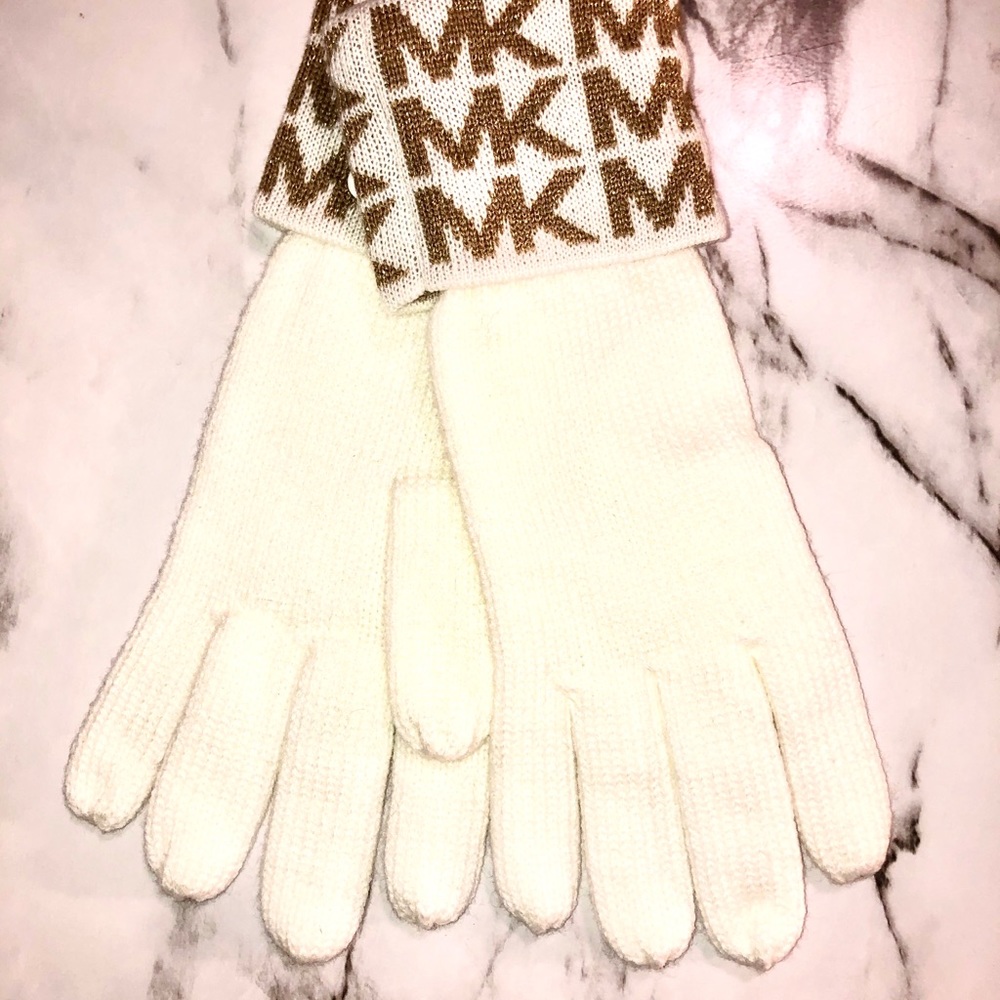 2 DAY ONLY BLACK FRI SALE! Michael Kors gloves NWT
